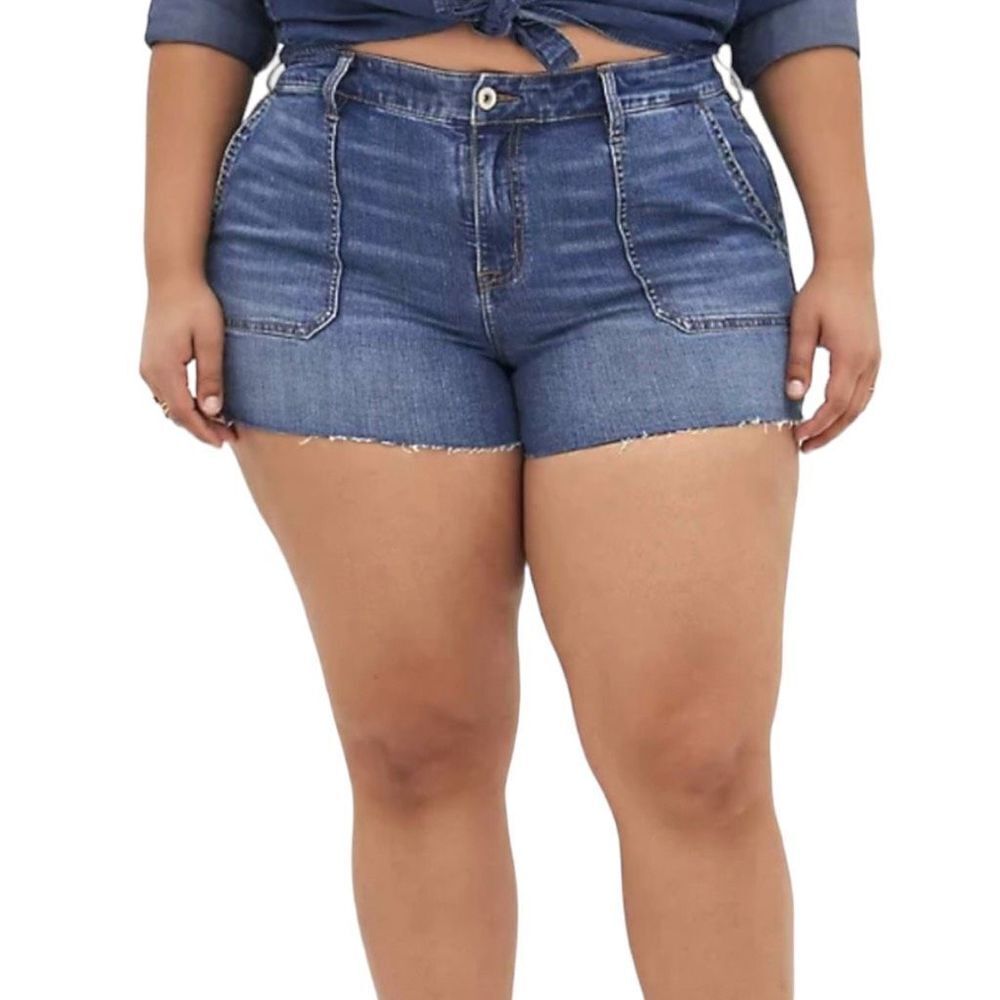Torrid High Rise Stretch Vintage Denim Jean Distressed Shorts Size 16NWT